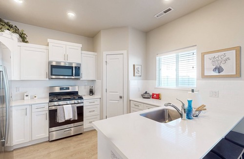 Cedar City House | Welcoming end-row townhouse with mtn views, wifi + dog friendly