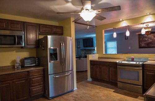 Albrightsville House | Welcoming Family Home in Amenity Filled Private Community - 1 block from Lake