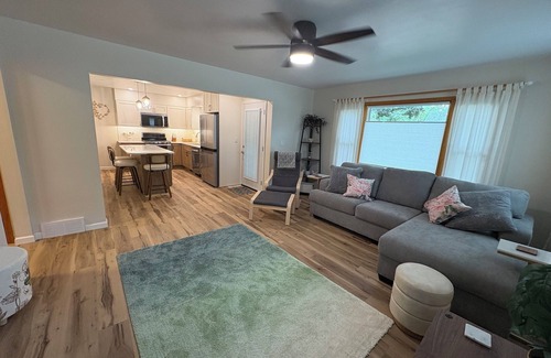 Clear Lake House | Welcoming Updated 2-bedroom House close to downtown Clear Lake and City beach!