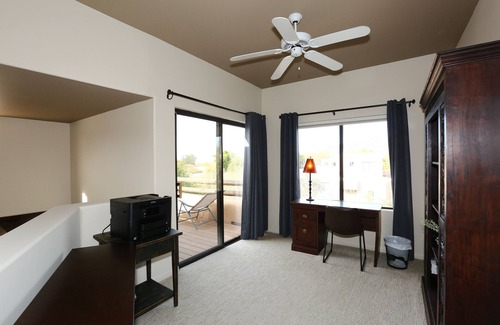 Fifth Green House | WELL APPOINTED HOME, PRIVATE YARD, POOL, GOLF CART, MAIN FLOOR BEDROOMSnn