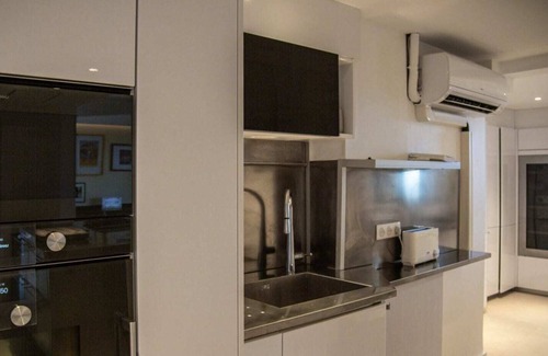 Flamands Villa | Well-appointed villa right on Flamands beach