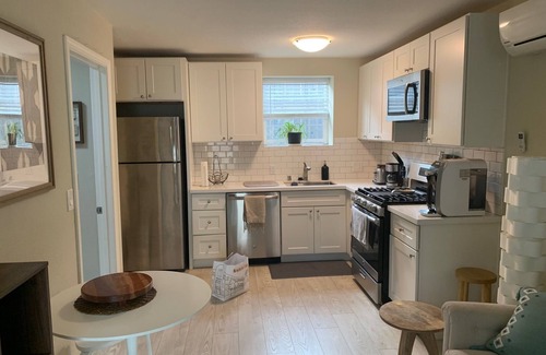 Glenview Cottage | Well-located 1BR cottage with all amenities.