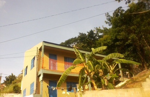 Costeira do Pirajubae House | Well-located and economical apartment near Campeche Beach.