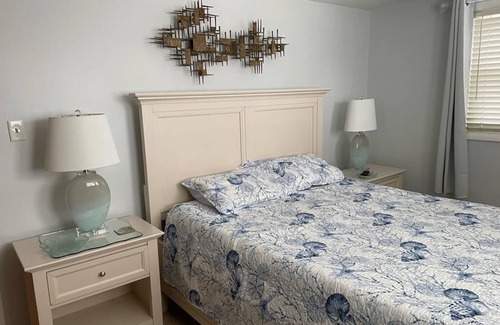 Harvey Cedars Apartment | Well maintained first floor duplex close to the ocean and bay beach in Harvey.