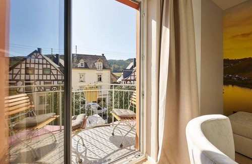 Bernkastel-Kues House | Wellness Apartment Pfalz in the GH am Weingarten - Hotel Zeltinger Hof