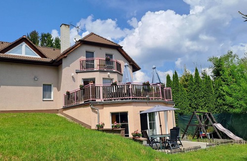 Vranov Villa | WELLNESS VILLA NEAR PRAGUE,INNER POOL,WHIRLPOOL,SAUNA,GRILL,BAR,NINTENDO,PS3