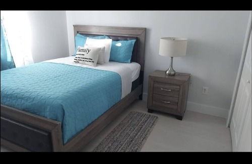 Lehigh Acres House | West Coast Home