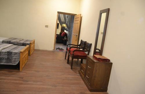 Muzaffarabad House | West End Lodges