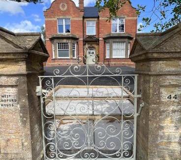 Yeovil Apartment | West Hendford House - Apt 1