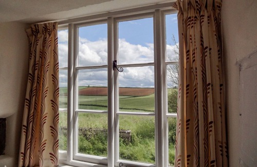 Crediton Cottage | WEST HENSTILL HOUSE, pet friendly, with open fire in Sandford, Devon