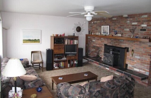 Central Okanagan House | West Kelowna Okanagan Lakefront Getaway