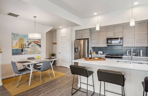 Longmont House | West Longmont 2BDR w/Mountain Views