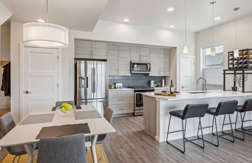 Longmont House | West Longmont 2BDR w/Mountain Views