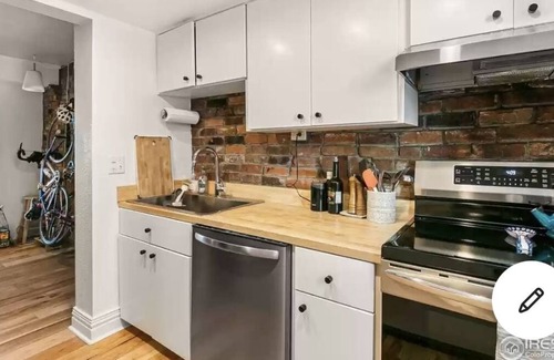 Lower Arapahoe House | West Pearl St Townhome