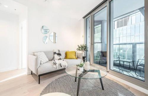 Melbourne Central Business District Apartment | West Side Trendy CBD LivingWorkShopRestPlay