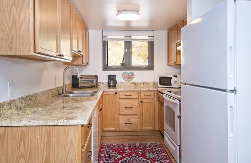 Vail House | West Vail Riverfront Lodging, Colorado