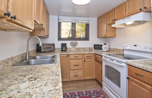 Vail House | West Vail Riverfront Lodging, Colorado