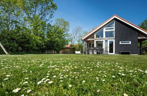 Westenschouwen Villa | Westerduyn 5 family villa with large garden and play area