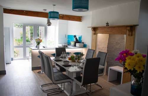Barnstaple Cottage | Westeria Cottage - 2 Bed-Sleeps 4-TJS9WC