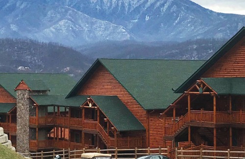 Gatlinburg Apartment | Westgate Smoky Mountain Resort & Water Park
