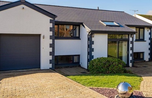 Mumbles House | Westport Avenue - Three Bedroom House, Sleeps 7