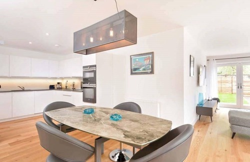 St. Andrews Apartment | Westview - New build modern apartment in the heart of town