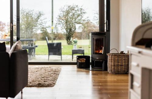 Roughton House | Westward Skies - Luxurious Modern Countryside Retreat