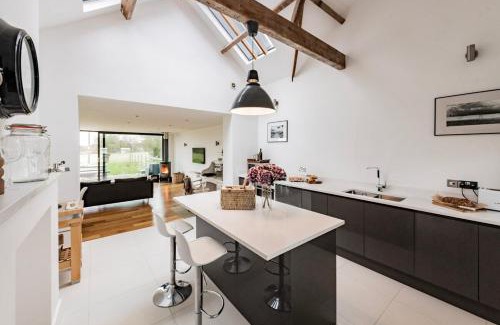 Roughton House | Westward Skies - Luxurious Modern Countryside Retreat