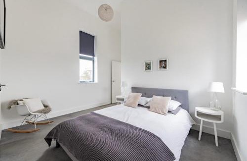 Roughton House | Westward Skies - Luxurious Modern Countryside Retreat