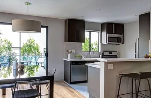 Westwood Apartment | Westwood Living - Gorgeous Modern One Bedroom Available For Rent, Close to UCLA