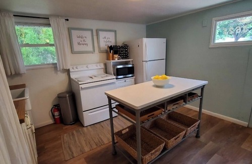 Palo Pinto County Cottage | Wet Feet Retreat! Lake front cabin in quiet cove.