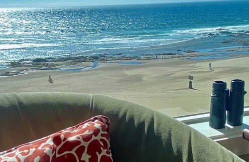 Lincoln City House | Whale watching from oceanfront home