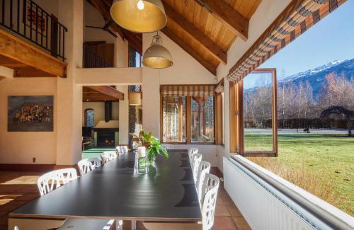 Arrowtown House | Wharenui Holiday Home by MajorDomo