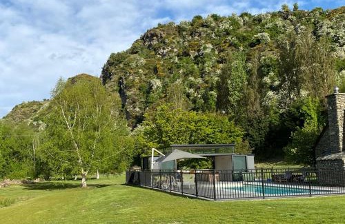 Arrowtown House | Wharenui Holiday Home by MajorDomo