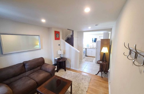 Union Square House | What did the 'Lemmon' say to the Lime? "Sour you doing?"
