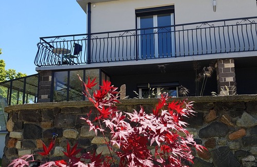 Chatel-Guyon Apartment | what if you went back to your grandparents?