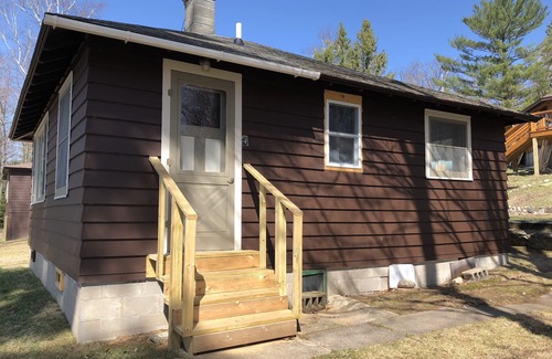 St Germain Cabin | Where eagles soar, the sun sets low, the deer are friendly.