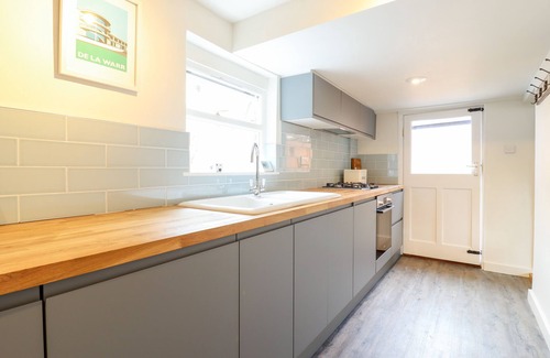 Manningtree Cottage | WHERRY COTTAGE, family friendly, with open fire in Manningtree