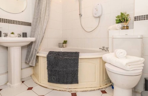 Blaby Apartment | Whetstone House, Whetstone