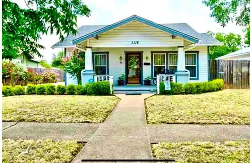 Sayles Blvd. Area House | While in Abilene