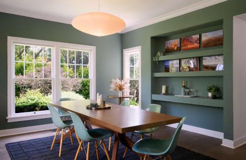 Los Feliz House | Whimsical Los Feliz House - Pool - Fire Pit - Dogs OK
