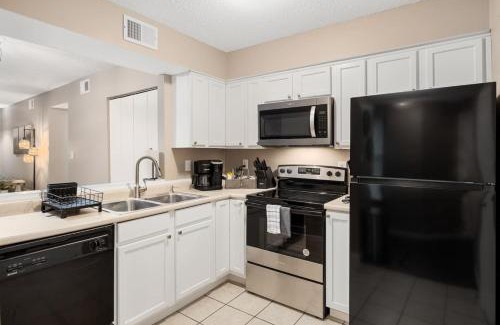 Orange Prairie House | Whispering Willow Retreat 2BD 2BA Nature Oasis