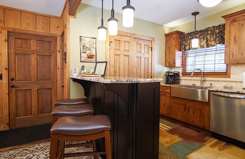 Snowshoe Condo | Whistlepunk 20 Wilderness Hideaway, Slope Side, Spacious 2 Br Condo