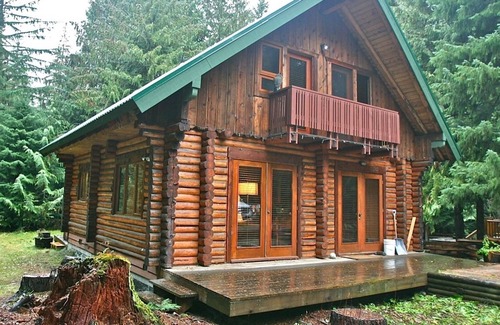 Whistler Cay Estates Cabin | Whistler Cay, Sleeps 6 Adults/2 children, 3 Bedroom Cabin