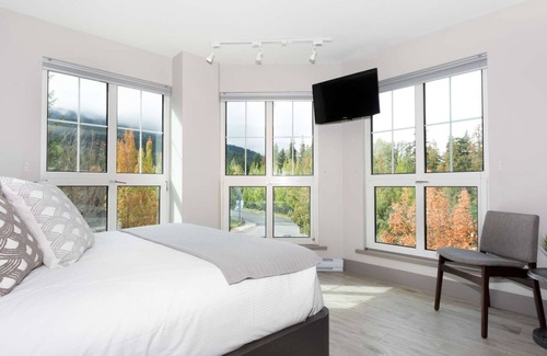 Blackcomb Hotel | Whistler - le Chamois- 1 Bedroom #304