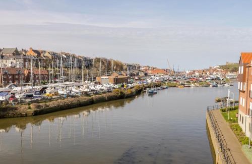 Whitby Apartment | Whitby Harbour Retreat