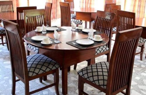 Karimabad Hotel | White Apricot Lodge