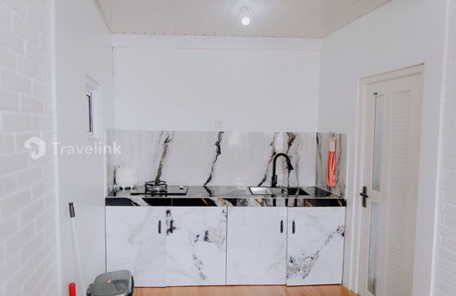 Kejajar Cottage | White Cabin By Travelink