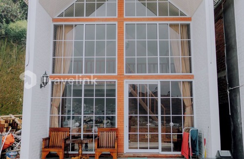 Kejajar Cottage | White Cabin By Travelink