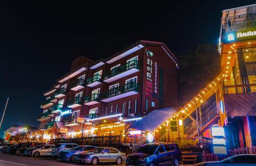 Bongpyeong Apartment | White Cabin